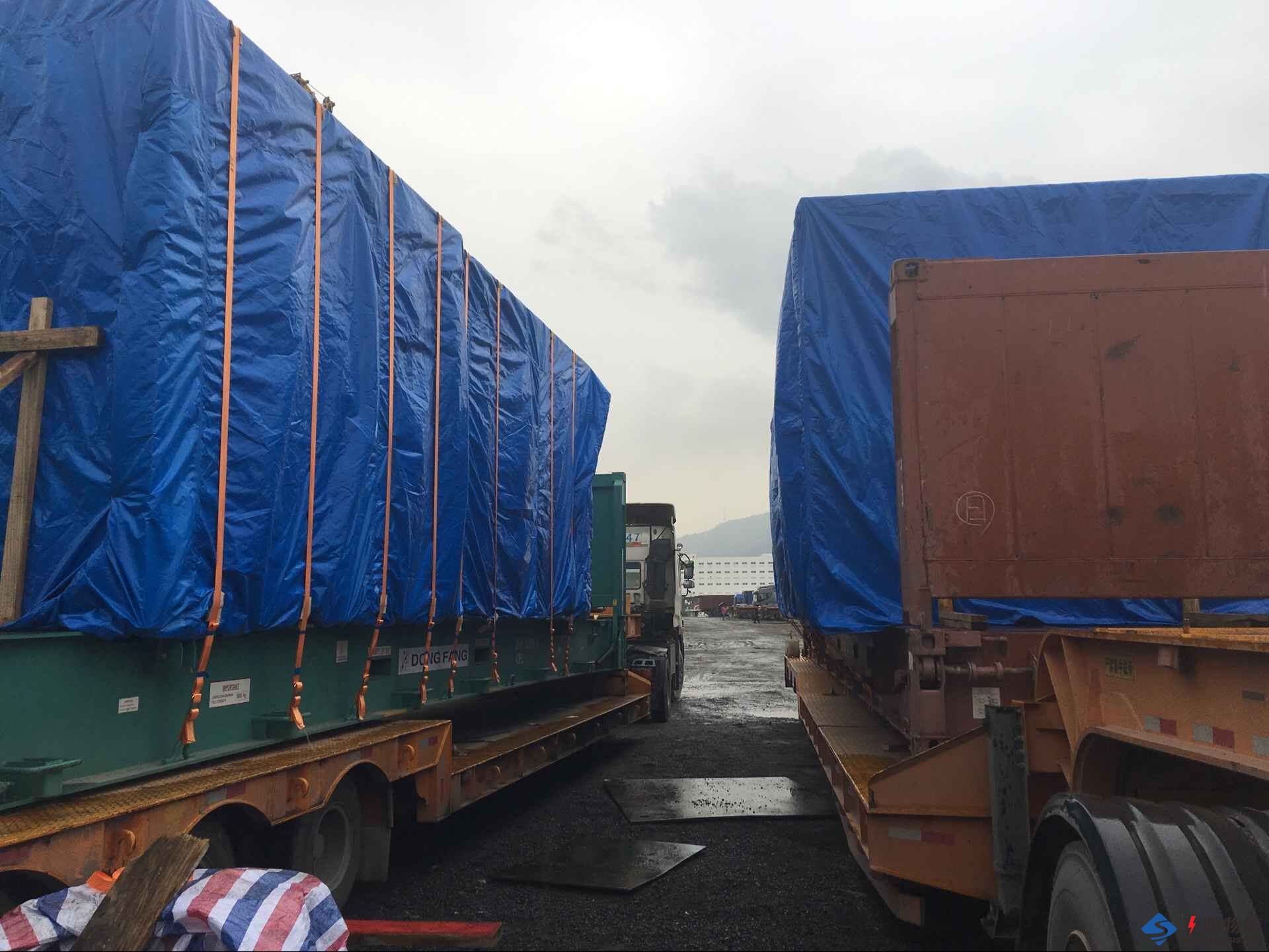 香港進(jìn)口--大型設(shè)備運(yùn)輸?shù)交葜荩懈畚锪?中港運(yùn)輸專(zhuān)線,中港車(chē)運(yùn)輸,深圳到香港物流,深圳香港進(jìn)出口,深圳東勝物流公司