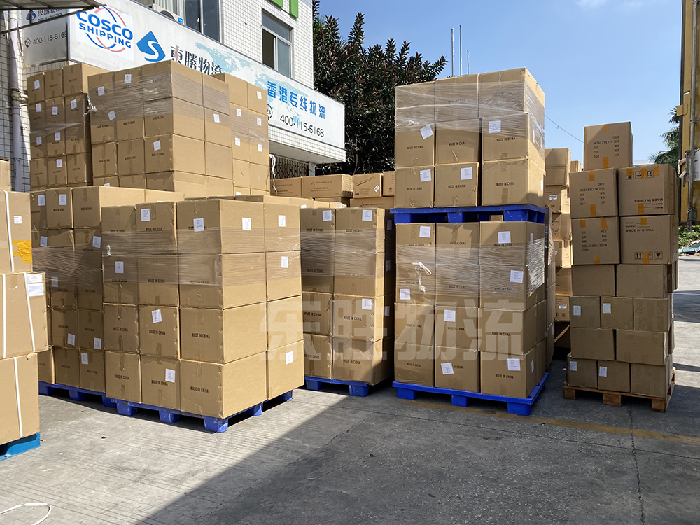 防護物資出口運輸；口罩裝車運輸?shù)较愀郯咐龍D