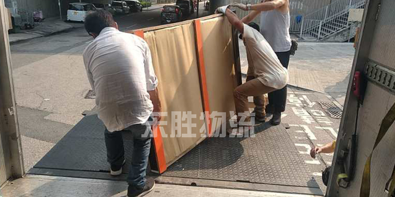 廣州貨運(yùn)到香港，廣州到香港物流公司，深圳東勝物流香港送貨上樓案例圖