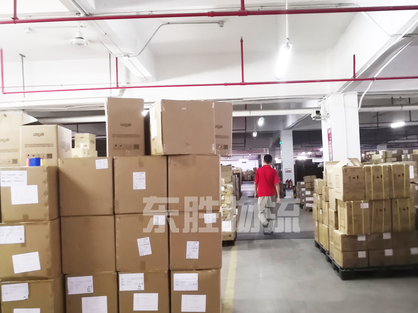 電子煙出口到香港，電子煙到香港門(mén)到門(mén)物流運(yùn)輸案例圖